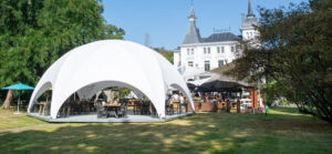 Decking modular en terraza de evento