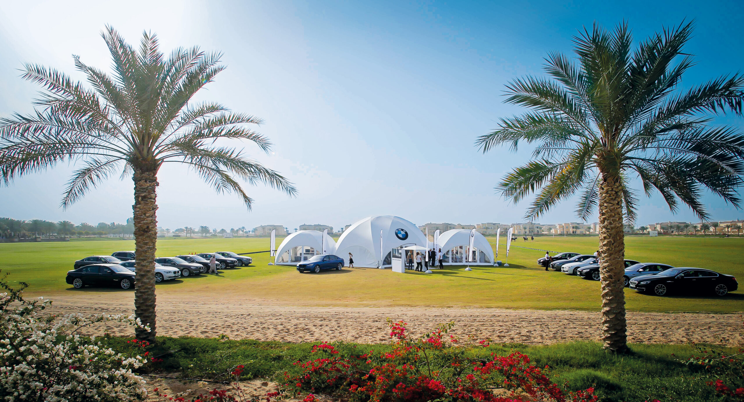 BMW Village Dubai — estructuras Hexadome